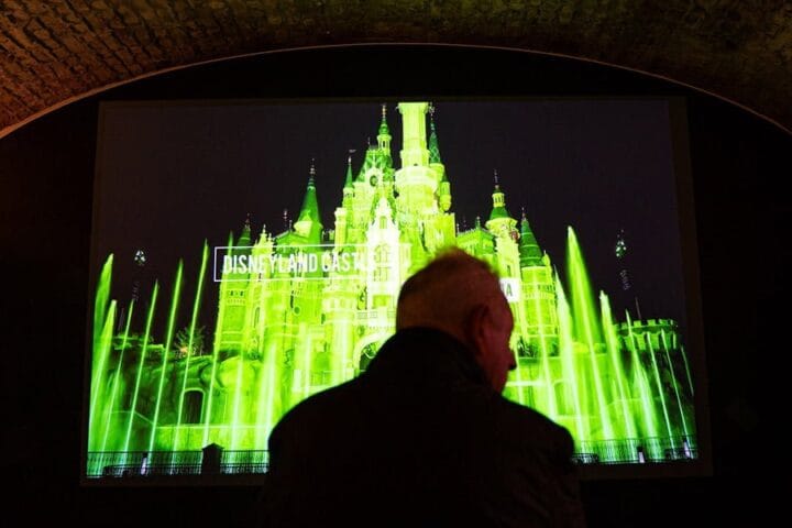 Silver Screen Paint at EPIC Museum for 3d projection